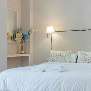 obispo-espectacular-apartamento-junto-a-la-catedral-de-malaga.1costadelsol.com/
